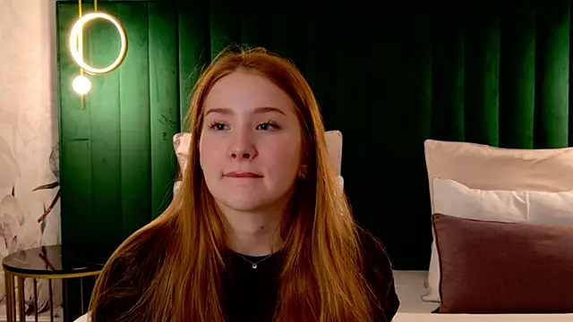 Snapshot of MichelleReid chatting on November 4, 3:05 am MichelleReid online show from November 4, 3:05 am