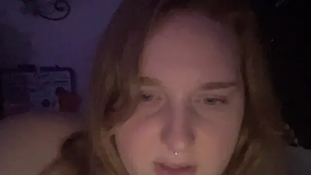 Snapshot of thickgingergoddess chatting on January 18, 2:58 am thickgingergoddess online show from January 18, 2:58 am