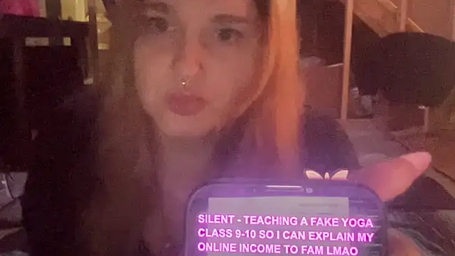 Snapshot of thickgingergoddess chatting on January 18, 2:02 pm thickgingergoddess online show from January 18, 2:02 pm
