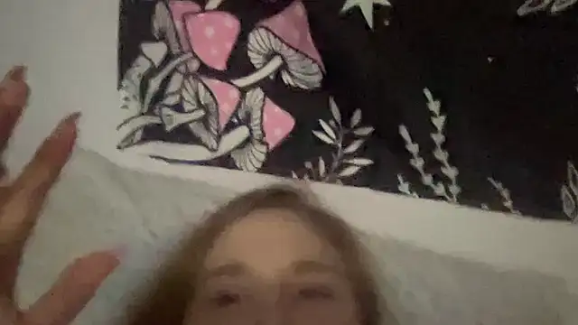 Snapshot of thickgingergoddess chatting on January 18, 7:15 pm thickgingergoddess online show from January 18, 7:15 pm