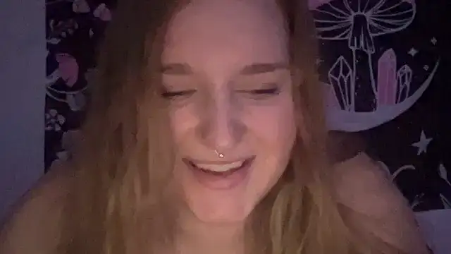 Snapshot of thickgingergoddess chatting on January 25, 2:04 am thickgingergoddess online show from January 25, 2:04 am