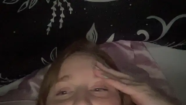 Snapshot of thickgingergoddess chatting on January 28, 11:50 pm thickgingergoddess online show from January 28, 11:50 pm