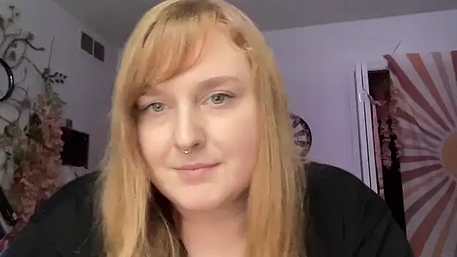 Snapshot of thickgingergoddess chatting on February 2, 9:34 pm thickgingergoddess online show from February 2, 9:34 pm