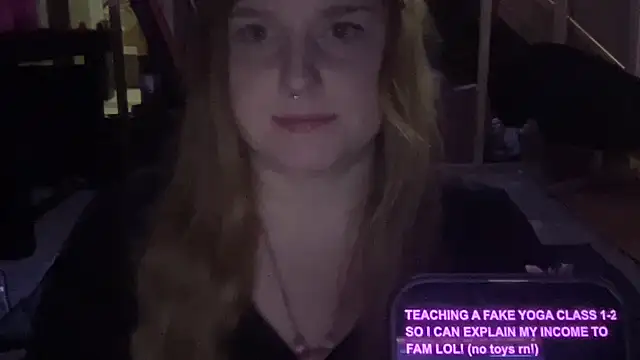 Snapshot of thickgingergoddess chatting on February 5, 5:53 pm thickgingergoddess online show from February 5, 5:53 pm