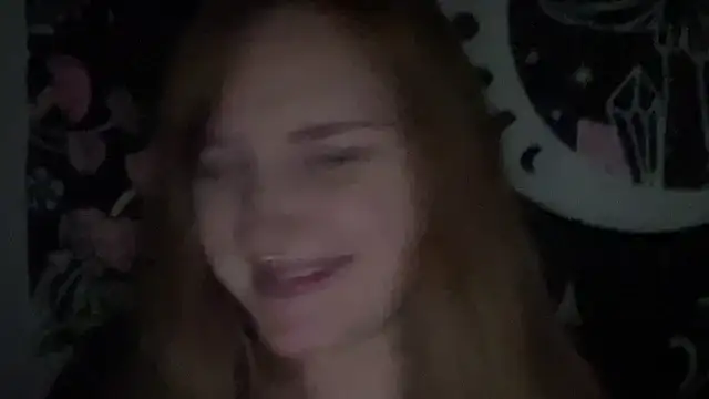 Snapshot of thickgingergoddess chatting on February 6, 2:33 am thickgingergoddess online show from February 6, 2:33 am