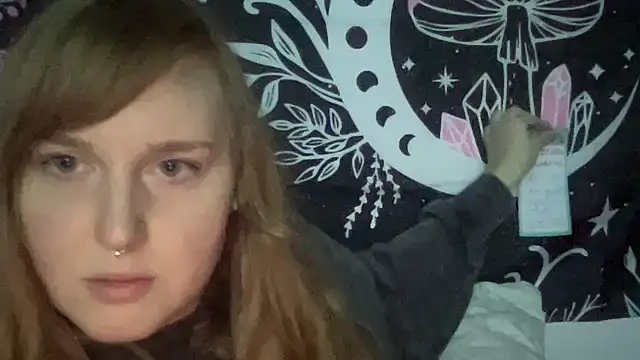 Snapshot of thickgingergoddess chatting on February 6, 11:04 pm thickgingergoddess online show from February 6, 11:04 pm