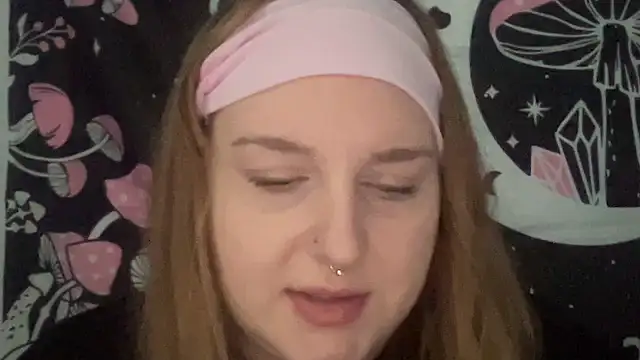 Snapshot of thickgingergoddess chatting on February 7, 9:26 pm thickgingergoddess online show from February 7, 9:26 pm