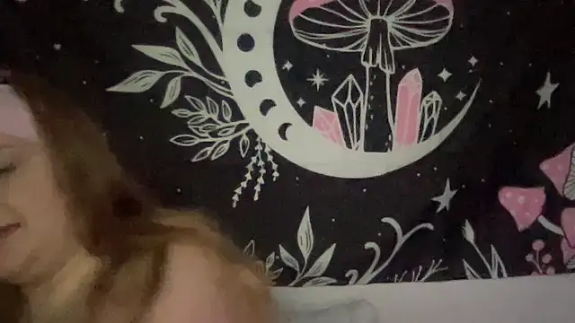 Snapshot of thickgingergoddess chatting on February 8, 4:36 am thickgingergoddess online show from February 8, 4:36 am