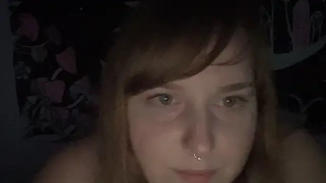 Snapshot of thickgingergoddess chatting on February 9, 5:50 am thickgingergoddess online show from February 9, 5:50 am