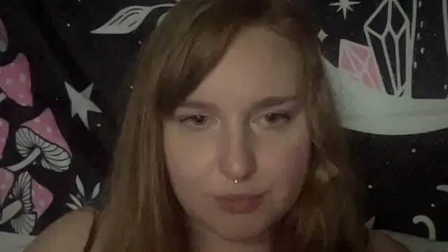 Snapshot of thickgingergoddess chatting on February 10, 3:35 am thickgingergoddess online show from February 10, 3:35 am