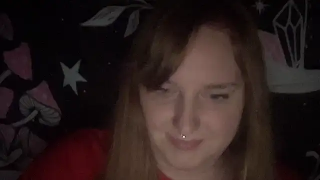 Snapshot of thickgingergoddess chatting on February 13, 10:33 pm thickgingergoddess online show from February 13, 10:33 pm