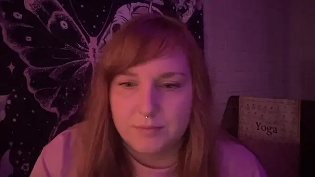 Snapshot of thickgingergoddess chatting on February 21, 11:10 pm thickgingergoddess online show from February 21, 11:10 pm