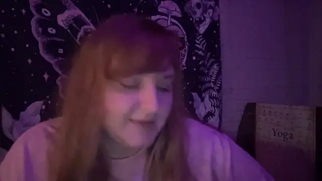 Snapshot of thickgingergoddess chatting on February 22, 3:12 am thickgingergoddess online show from February 22, 3:12 am