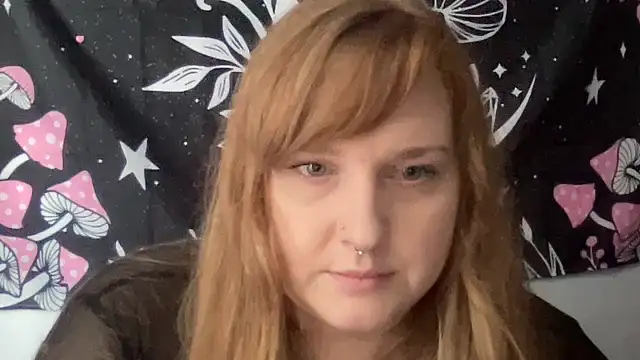 Snapshot of thickgingergoddess chatting on February 22, 5:35 pm thickgingergoddess online show from February 22, 5:35 pm