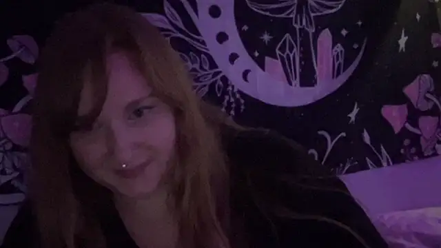 Snapshot of thickgingergoddess chatting on February 24, 8:06 am thickgingergoddess online show from February 24, 8:06 am