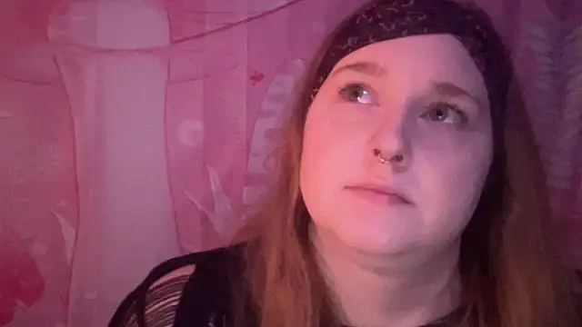 Snapshot of thickgingergoddess chatting on February 28, 11:23 pm thickgingergoddess online show from February 28, 11:23 pm