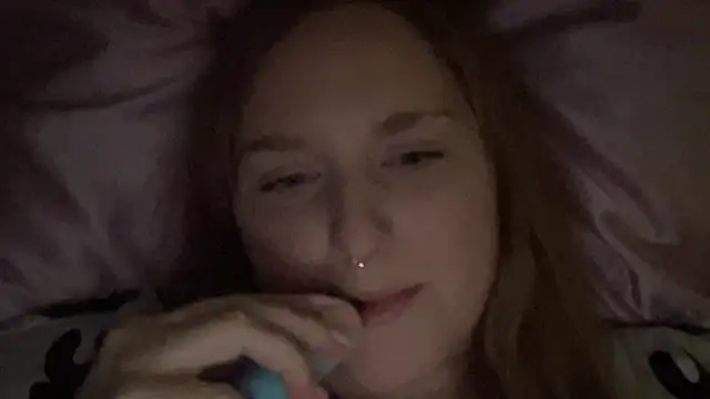 Snapshot of thickgingergoddess chatting on March 1, 2:26 am thickgingergoddess online show from March 1, 2:26 am