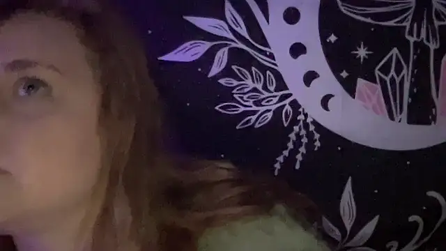 Snapshot of thickgingergoddess chatting on March 5, 4:24 am thickgingergoddess online show from March 5, 4:24 am