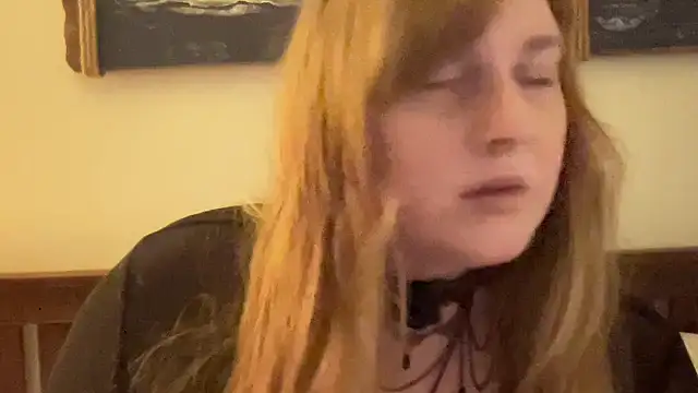 Snapshot of thickgingergoddess chatting on March 6, 8:05 pm thickgingergoddess online show from March 6, 8:05 pm