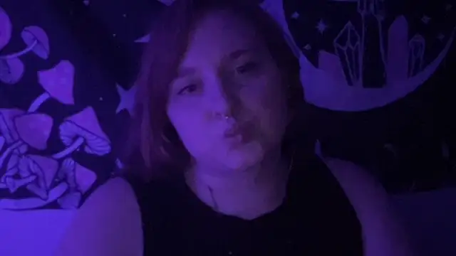 Snapshot of thickgingergoddess chatting on March 22, 12:39 am thickgingergoddess online show from March 22, 12:39 am