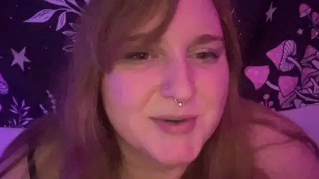 Snapshot of thickgingergoddess chatting on March 23, 4:05 am thickgingergoddess online show from March 23, 4:05 am