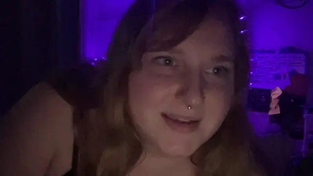 Snapshot of thickgingergoddess chatting on March 23, 7:09 am thickgingergoddess online show from March 23, 7:09 am