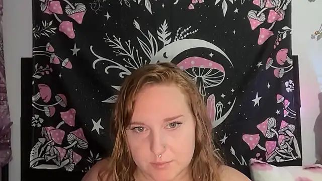 Snapshot of thickgingergoddess chatting on October 11, 3:50 am thickgingergoddess online show from October 11, 3:50 am