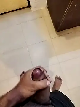 Snapshot of rhlagr85 chatting on November 12, 7:24 pm rhlagr85 online show from November 12, 7:24 pm