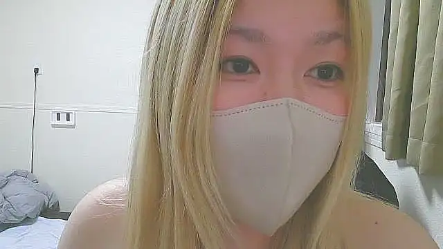 Snapshot of Remi_official chatting on October 27, 8:35 pm Remi official online show from October 27, 8:35 pm