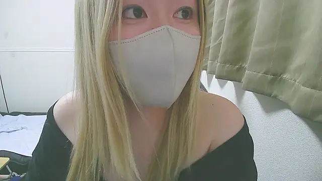 Snapshot of Remi_official chatting on November 21, 9:02 pm Remi official online show from November 21, 9:02 pm