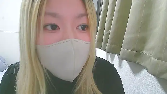 Snapshot of Remi_official chatting on December 15, 9:08 pm Remi official online show from December 15, 9:08 pm