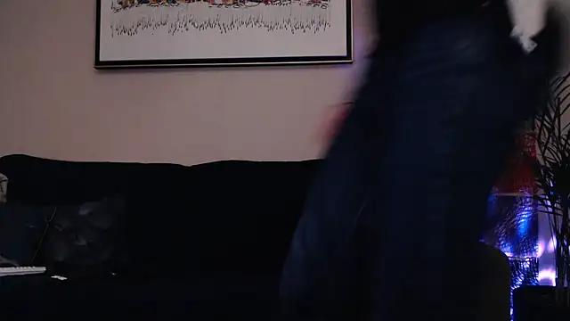 Snapshot of Samir_44200 chatting on December 6, 6:04 am Samir 44200 online show from December 6, 6:04 am