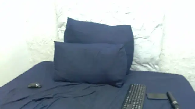Snapshot of LolaTwerksXX chatting on March 8, 11:05 am LolaTwerksXX online show from March 8, 11:05 am