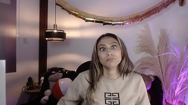 Snapshot of salome_drasin chatting on October 24, 6:21 am salome drasin online show from October 24, 6:21 am