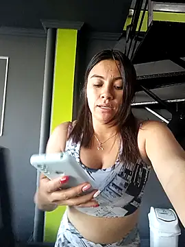 Snapshot of LIZ-06_ chatting on February 18, 1:00 pm LIZ-06 online show from February 18, 1:00 pm