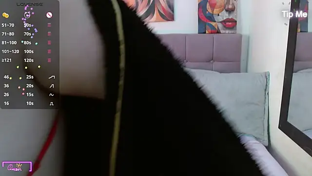 Snapshot of Hellen_starx chatting on June 18, 4:24 am Hellen starx online show from June 18, 4:24 am