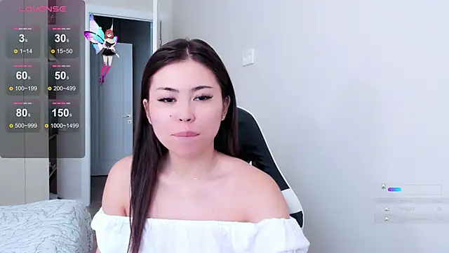 Snapshot of may_mia chatting on October 12, 3:49 am may mia online show from October 12, 3:49 am