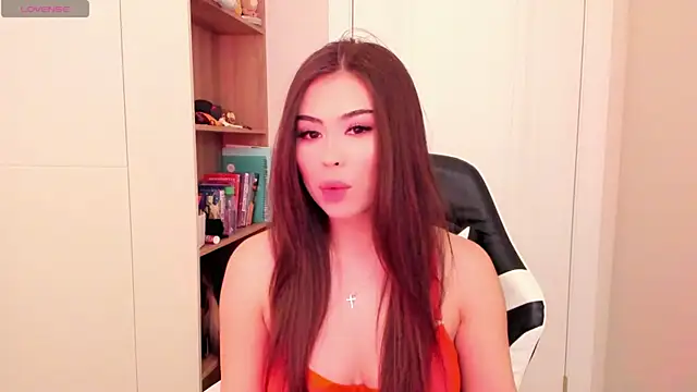 may mia online show from December 19, 3:30 pm