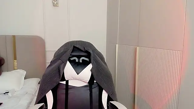 may mia online show from February 4, 3:12 am