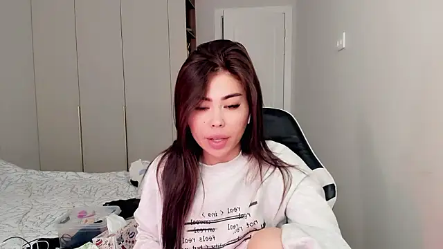 may mia online show from March 5, 7:26 am