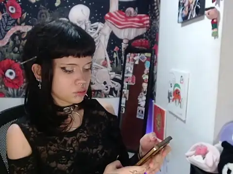 hachi kitty online show from April 28, 10:48 pm