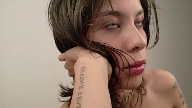 Snapshot of lia__Suummer chatting on July 6, 11:07 pm lia Suummer online show from July 6, 11:07 pm
