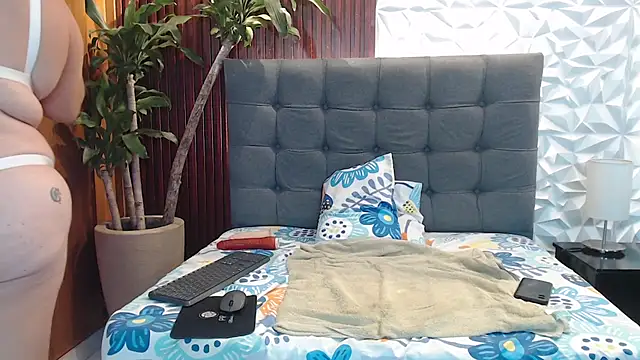 Snapshot of ashleylove_prg chatting on December 30, 2:53 am ashleylove prg online show from December 30, 2:53 am