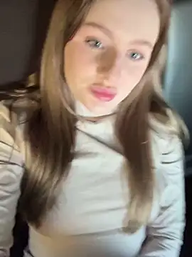 Snapshot of CaseyCumFace chatting on December 18, 7:26 am CaseyCumFace online show from December 18, 7:26 am