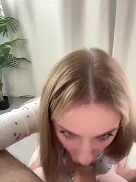 Snapshot of CaseyCumFace chatting on September 14, 6:29 pm CaseyCumFace online show from September 14, 6:29 pm