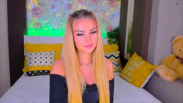 Snapshot of _UrLexxly chatting on February 10, 12:08 am UrLexxly online show from February 10, 12:08 am