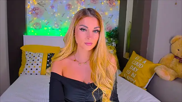  UrLexxly online show from February 10, 11:45 pm