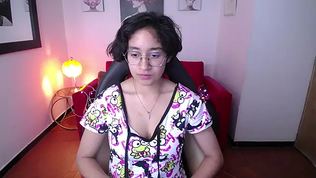 Lili Gomez  online show from February 15, 10:52 pm