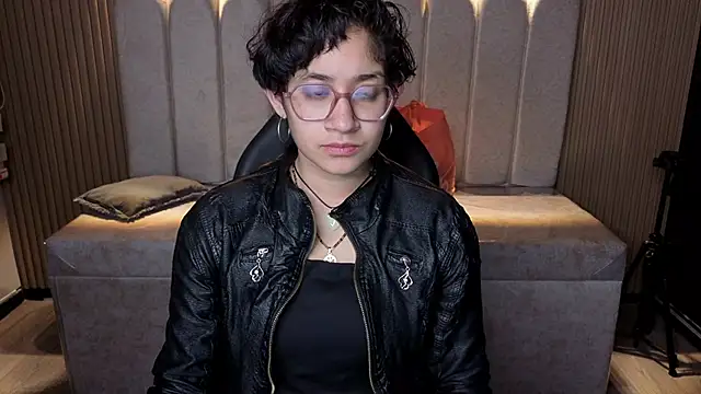 Lili Gomez  online show from December 22, 11:18 am