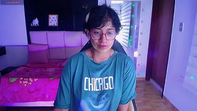 Lili Gomez  online show from January 10, 11:23 am
